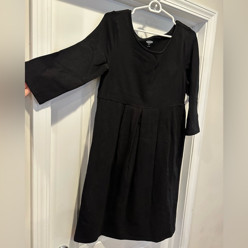 Little black dress - maternity edit!